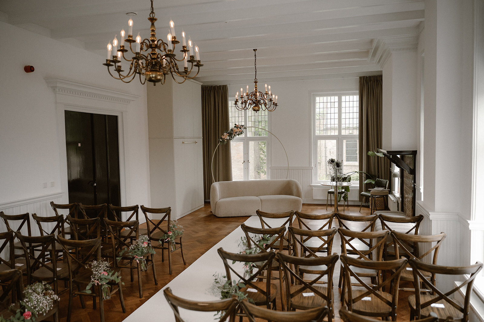trouwen-raadzaal-ceremonie-opstelling